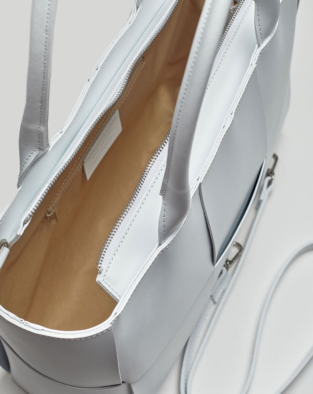 Aurora white bag